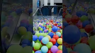 Balls on Escalator #satisfying #simulation
