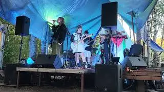 Teini-P&auml;&auml; - Kissat ja koirat @ Porvoon Kulttuurilaiva, Porvoo, 24.8.2024