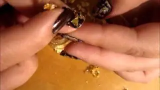 How to : Quick and Easy Vintage Metallic and Plum Nail Art