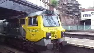 The Class 70 'GE PowerHaul' Freightliner No.70004 with Rail Containers comes into at the Carlisle.