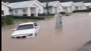 В Лусее и Негриле, а также в Ганновере, прямо сейчас перелив реки, и никто не может его пересечь.