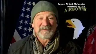 Robin Williams Entertains Troops