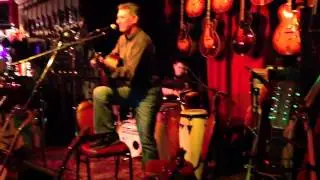 Travelin Man by Larry Tully (cover)
