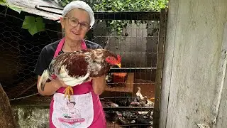 Slaughtering a free-range chicken 🐓