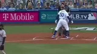 Johnny Cueto al Millonario Mookie Betts