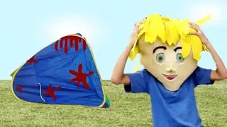 Juca conserta e limpa as casinha - v&iacute;deo para crian&ccedil;as | Juca plays cleaning and fixing toy house