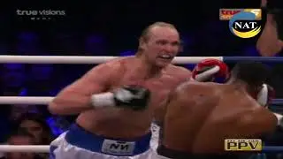 Dereck Chisora so găng với Robert Helenius [CNAT]
