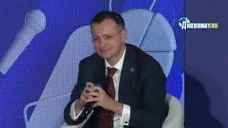 &laquo;Я вычеркиваю даты из истории&raquo;: Мединский о новом учебнике, русском мире и ИИ против фейков