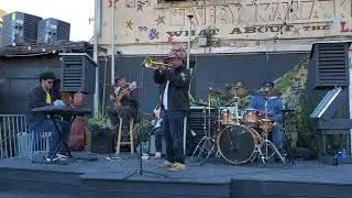 Kermit Ruffins- Killing Me Softly (jam session)