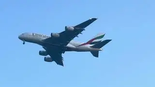 Emirates A380 on final approach into Heathrow