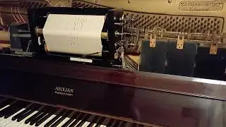 I'm Dreaming of a White Christmas played on a 1920s Aeolian pianola (player piano)