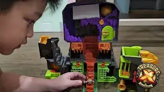 Unboxing Treasure X Toys