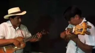 El siquisir&iacute; Zenen Zeferino y el Sonoro Sue&ntilde;o