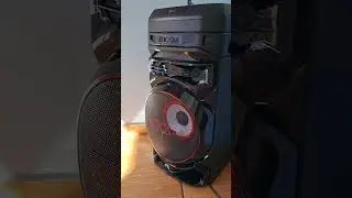 LG XBOOM RNC5 tocando A Rua