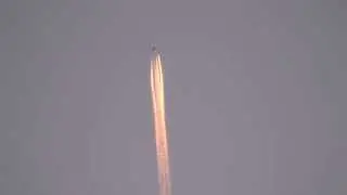 Sweet widebody contrails in the evening sun