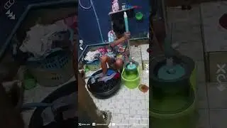 Cara Cerdik Bocah Keringkan Pakaian Tanpa Mesin Cuci Sebelum Dijemur Manfaatkan Alat Pel