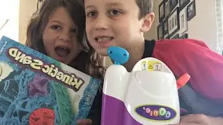 Reviews on Kinetic sand and Oonies