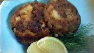 D&iacute;as de playa en Uruguay. Trocca alla Fontan - Fishcakes con salsa t&aacute;rtara y ensalada fresca