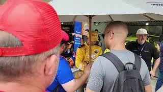 Stock Car 2025 - etapa de encerramento, Interlagos - H&eacute;lio Castroneves atendendo o p&uacute;blico, s&aacute;bado
