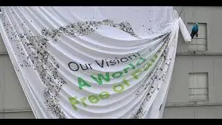 XXL-Banner-Montage bei Gr&uuml;nenthal in Aachen | Seilworx x Logowerke