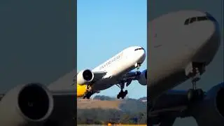 Singapore Airlines Boeing 777-200F SQ 7443 Take Off From Melbourne To Singapore #airport #aviation