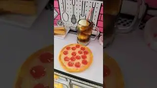 Mini Verse Meat Pizza Diner Series 2 Wave 2 #miniverse #miniature
