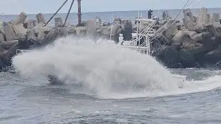 Choppy Manasquan Inlet Wakes Make A Splash For These Beautiful Boats - East Coast  - NJ - USA