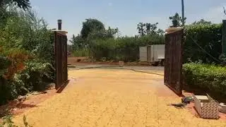 Made in ITALY EON Swing Gate Operator by QUIKO