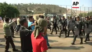 Peruvian police demonstrate crowd control tactics developed with French police