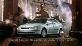 Renault Laguna II Crusher Commercial (2003)