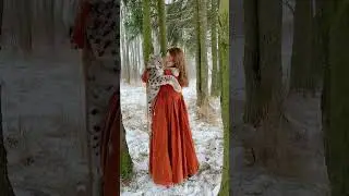 Nika & Freya, the rescued Lynx #redhead #behindthescenes #lynx #viral #photography