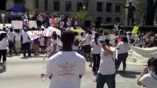 Pro immigration reform march, y aqu&iacute; estamos y no nos vamos y si nos echan nos regresamos
