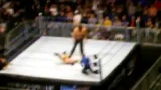 The Great Khali vs. Ryan Braddock finish @ o&sup2; World, Berlin