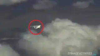 UFO Sighting: INCREDIBLE &ldquo;TR-3B UAP SPACESHIP&rdquo; Captured on VIDEO by Airplane Passenger!!!