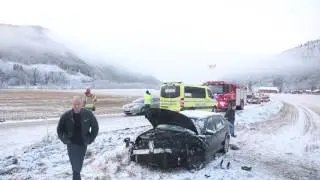 Rescue helicopter leaving crash site. Speaking redningshelikopter letter fra ulykkessted