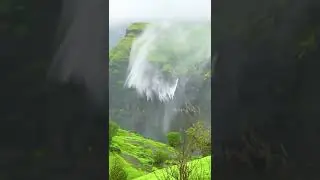 there is no gravity 😱😱 #shorts #gravity #beauty #waterfall