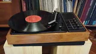 Проигрыватель пластинок с усилителем Belcanto 3010