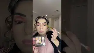 Valentine&rsquo;s Day bling red eye look