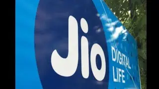 In Graphics: Jio launches JioFootball offer, upto 2200 cashback on new smartphone