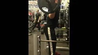 Squat Rack: Squatting Technique Tutorial Video Showtime Bodybuilding Athlete Quad Training