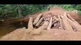 00097.(DR KONGO-KINSHASA) AFRICAN VILLAGE BRIDGE IN CONGO| BEAUTIFUL AFRICAN VILLAGE LIFE IN CONGO!