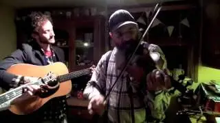 Bluegrass Instrumental - Banjo Fiddle Guitar - Pike County Breakdown : Clinch Mountain Backstep