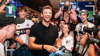 Томас Мюллер получает теплый прием от команды &laquo;Musqueam&raquo; по прибытии в &laquo;Vancouver Whitecaps&raquo;