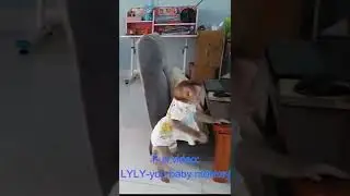 Clever baby monkey Lyly goes to find her mother