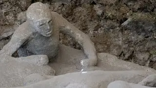 The plaster casts of Pompeii