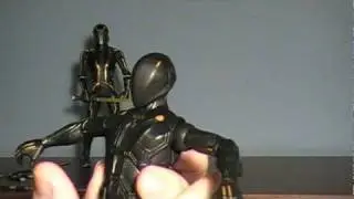 Tron Legacy: Deluxe Rinzler Figure Review