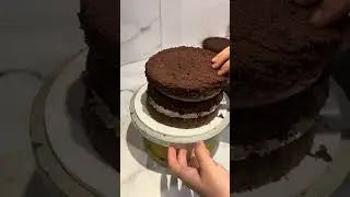 ASMR - Fill & Crumb coat a cake with me #cake #cakedecorating #homebaker #birthdaycake #baking
