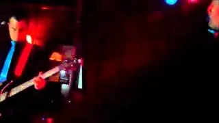 1984 [Live @ 3 Of Clubs] - Neon Kross