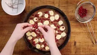 Banana & Chocolate Red Currant Cake