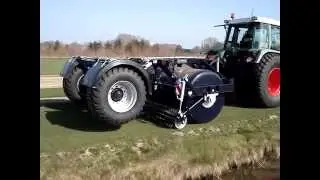 Zelfbouw landrol voor graszodenkwekerij en sportgrasvelden.